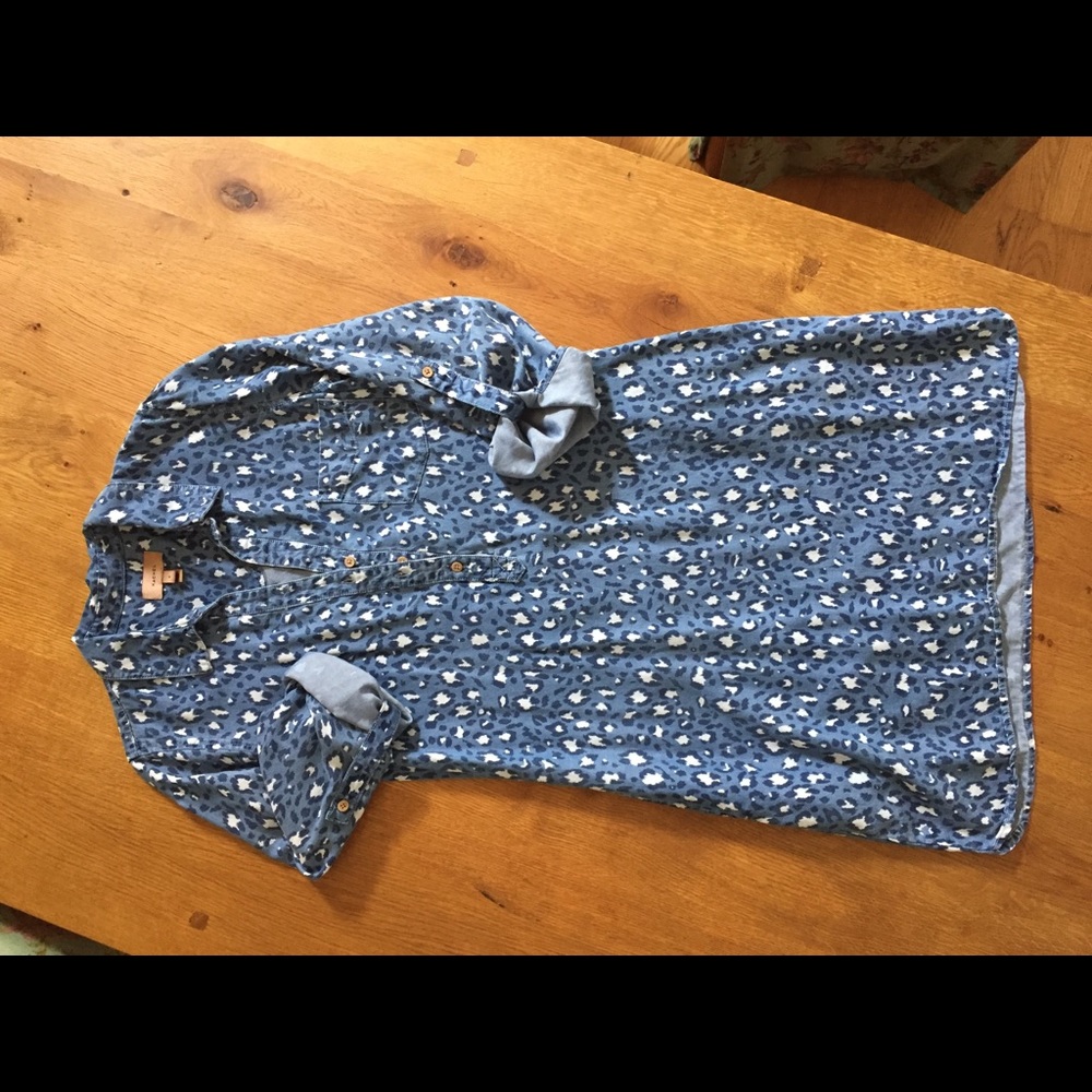 Kachel shirt dress w pockets & Henley sleeves sz6